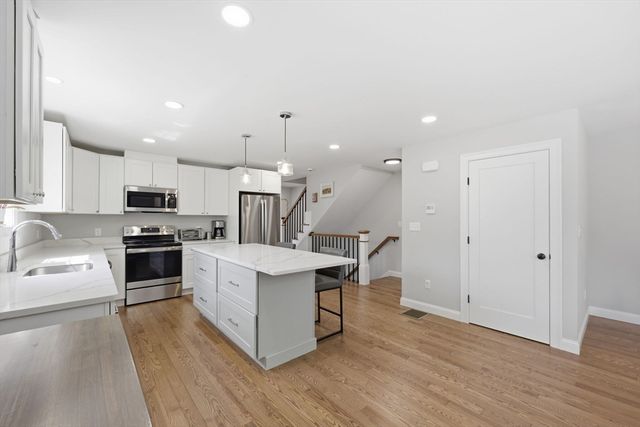 59 Castine St, Worcester, MA 01606