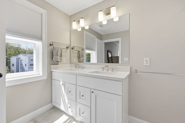 59 Castine St, Worcester, MA 01606