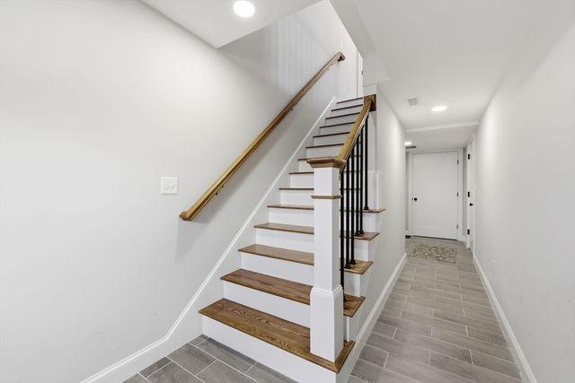 59 Castine St, Worcester, MA 01606