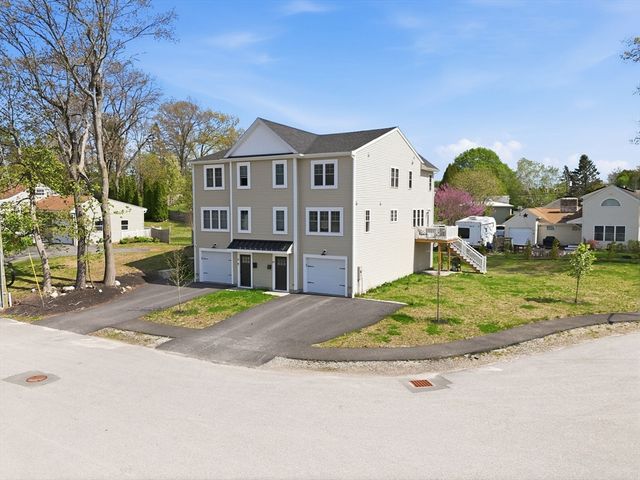 59 Castine St, Worcester, MA 01606
