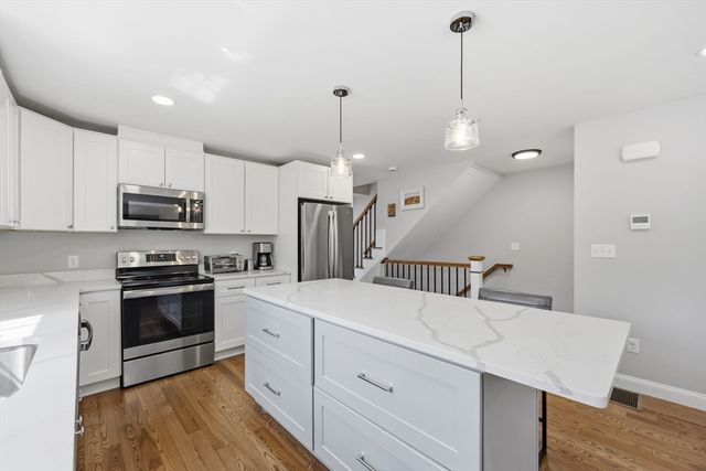 59 Castine St, Worcester, MA 01606