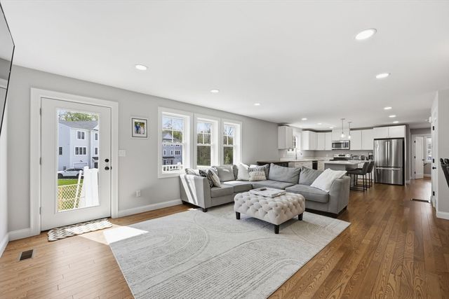 59 Castine St, Worcester, MA 01606