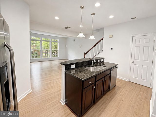 2585 EASTBOURNE DR, Woodbridge, VA 22191