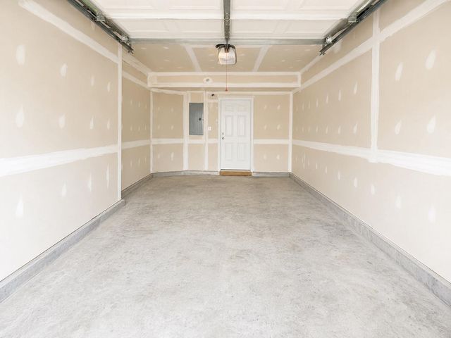2585 EASTBOURNE DR, Woodbridge, VA 22191