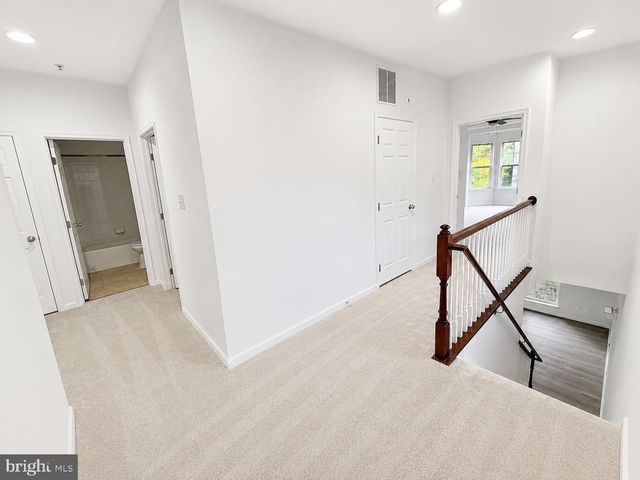 2585 EASTBOURNE DR, Woodbridge, VA 22191