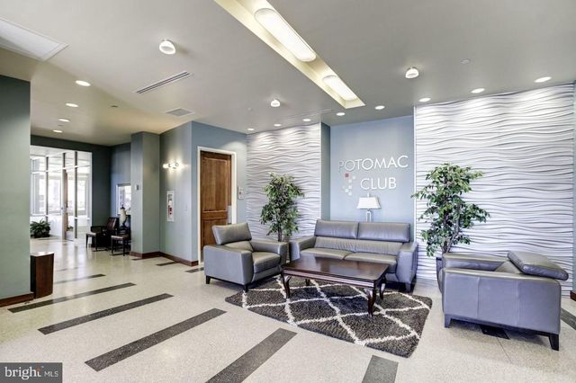 2585 EASTBOURNE DR, Woodbridge, VA 22191