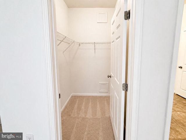 2585 EASTBOURNE DR, Woodbridge, VA 22191