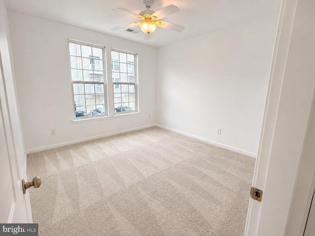 2585 EASTBOURNE DR, Woodbridge, VA 22191