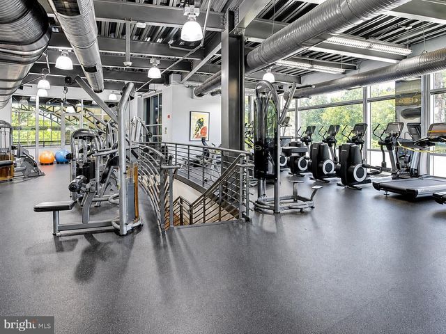 2585 EASTBOURNE DR, Woodbridge, VA 22191