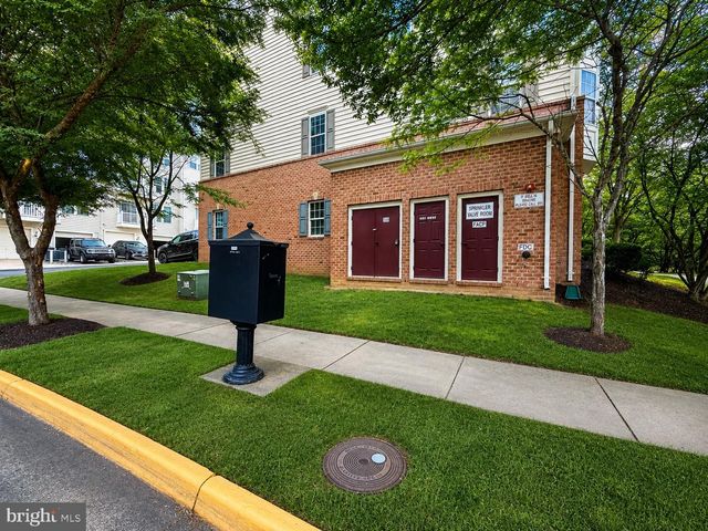 2585 EASTBOURNE DR, Woodbridge, VA 22191