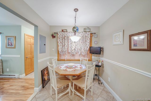 1107 Cabot Court N, Saint James, NY 11780