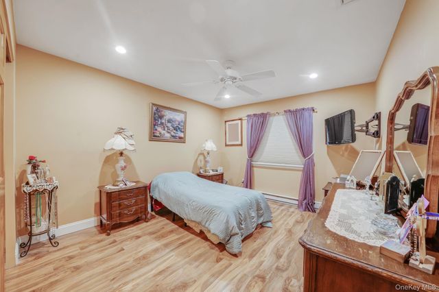 1107 Cabot Court N, Saint James, NY 11780