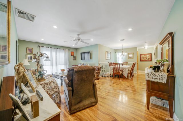 1107 Cabot Court N, Saint James, NY 11780