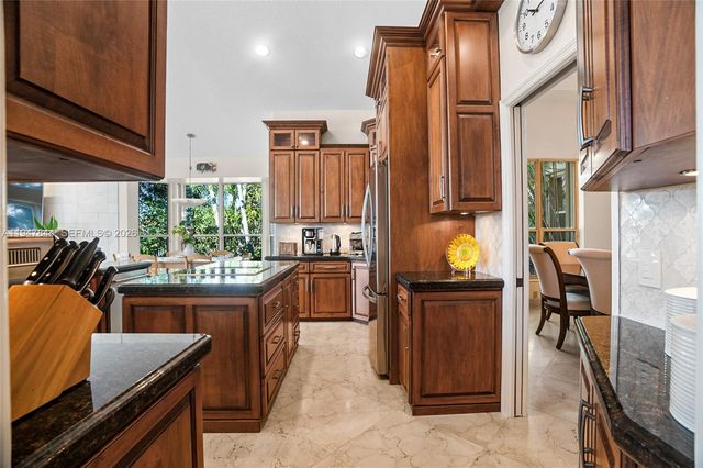 440 Sabal Way, Weston, FL 33326