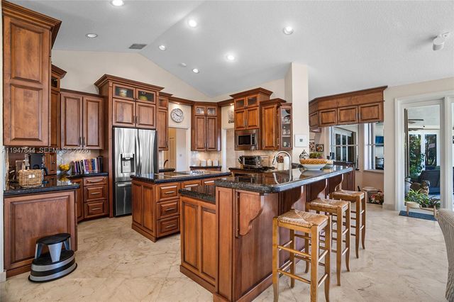 440 Sabal Way, Weston, FL 33326