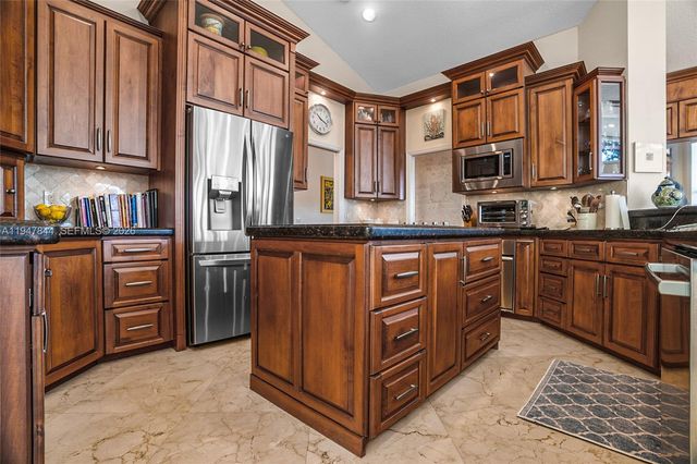 440 Sabal Way, Weston, FL 33326