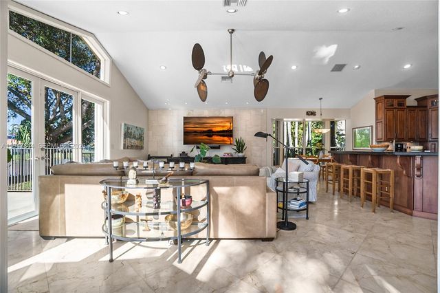 440 Sabal Way, Weston, FL 33326