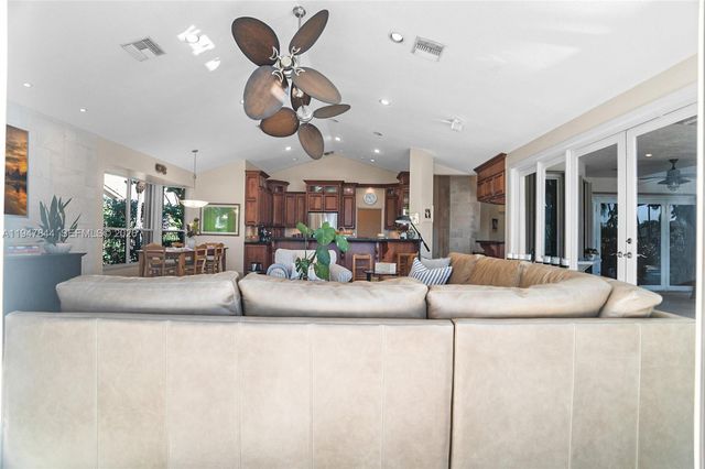 440 Sabal Way, Weston, FL 33326