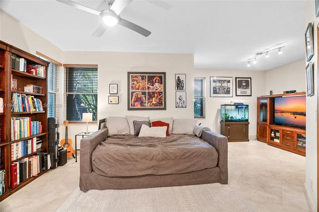 440 Sabal Way, Weston, FL 33326