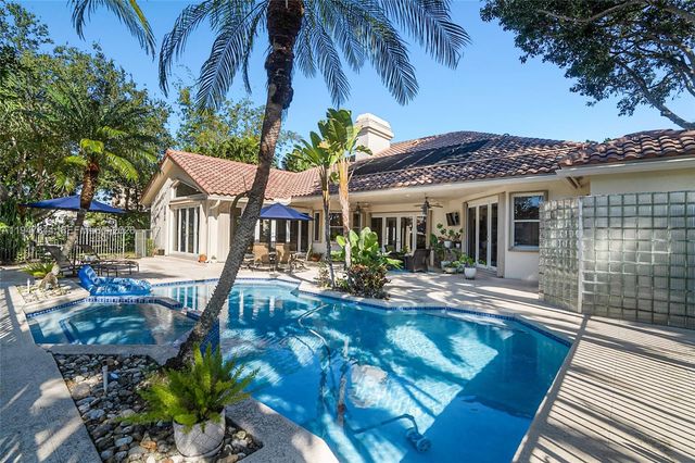 440 Sabal Way, Weston, FL 33326