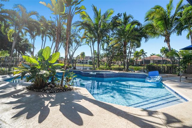 440 Sabal Way, Weston, FL 33326