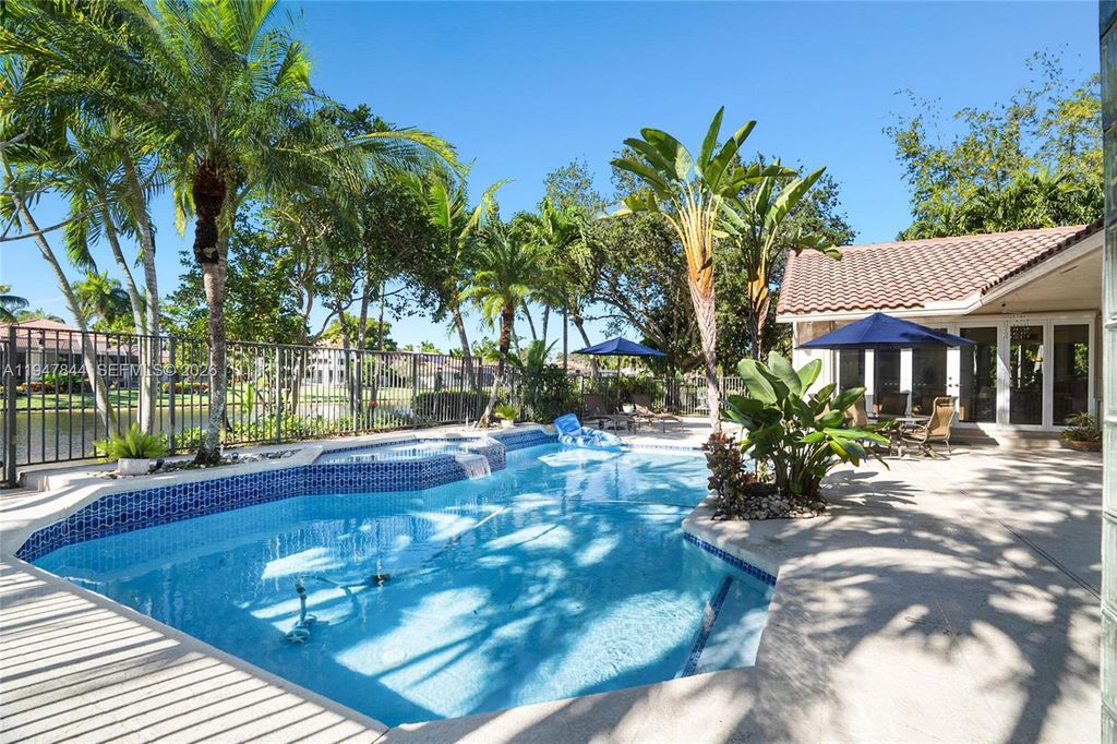 440 Sabal Way, Weston, FL 33326