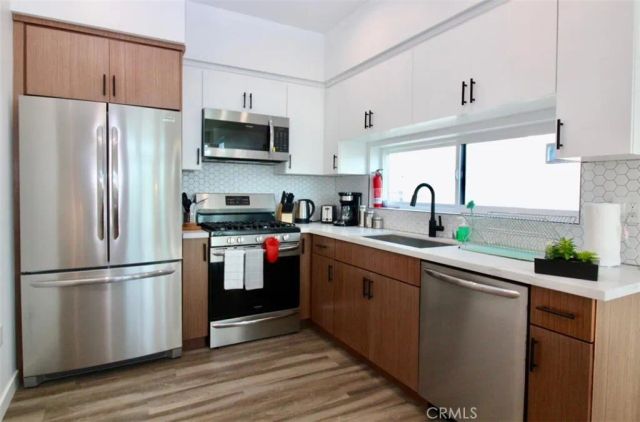 1416 S Cloverdale, Los Angeles, CA 90019