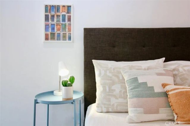 1416 S Cloverdale, Los Angeles, CA 90019