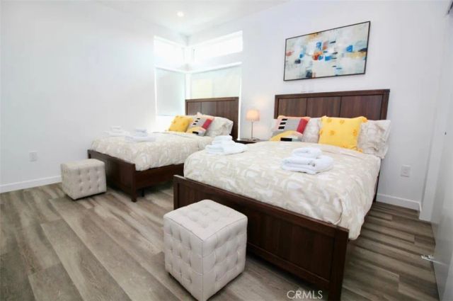 1416 S Cloverdale, Los Angeles, CA 90019