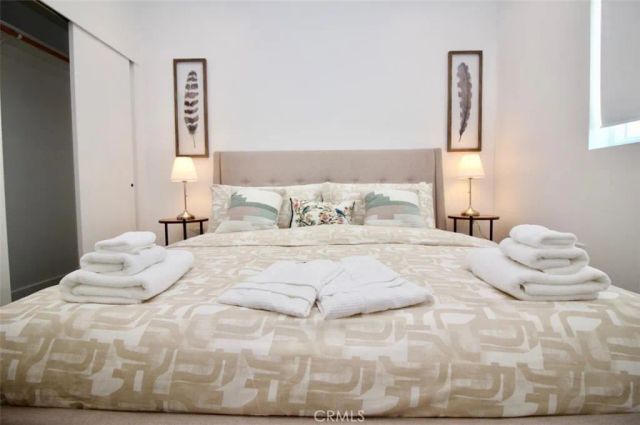 1416 S Cloverdale, Los Angeles, CA 90019