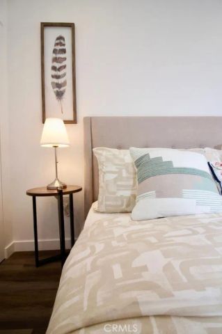 1416 S Cloverdale, Los Angeles, CA 90019