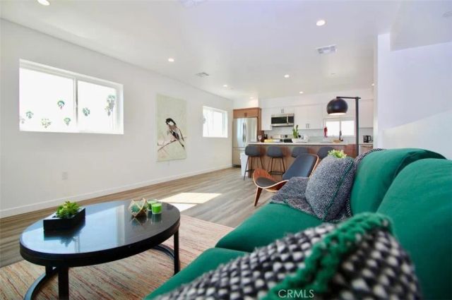 1416 S Cloverdale, Los Angeles, CA 90019