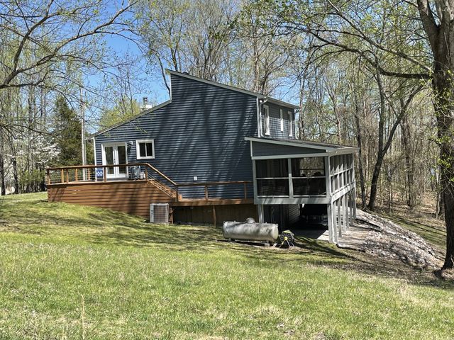 40 Ash Camp Dr, Estill Springs, TN 37330