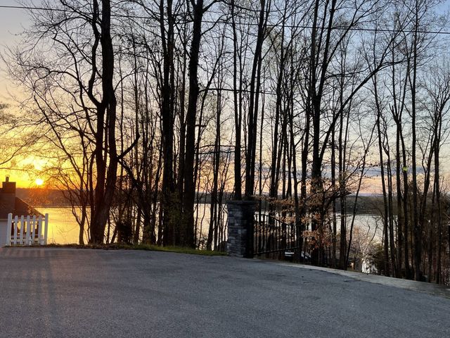 40 Ash Camp Dr, Estill Springs, TN 37330