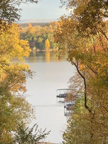 40 Ash Camp Dr, Estill Springs, TN 37330