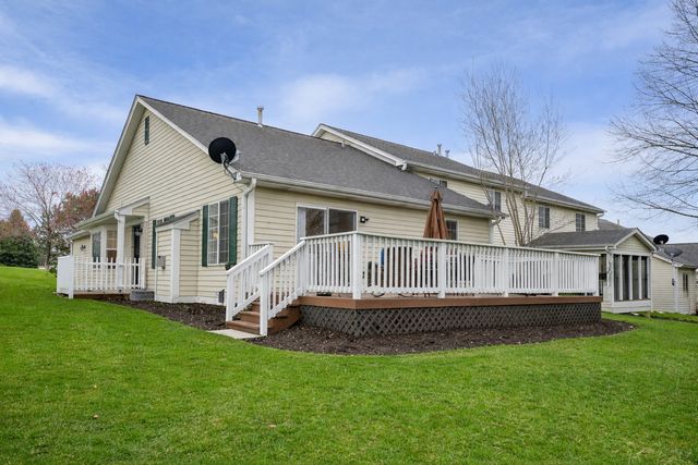 350 Normandie Drive, Sugar Grove, IL 60554