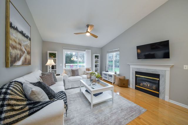 350 Normandie Drive, Sugar Grove, IL 60554