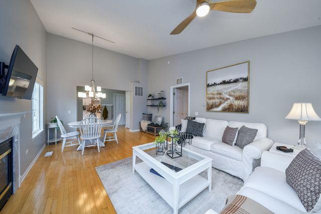 350 Normandie Drive, Sugar Grove, IL 60554