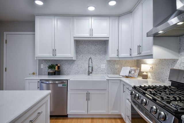 350 Normandie Drive, Sugar Grove, IL 60554