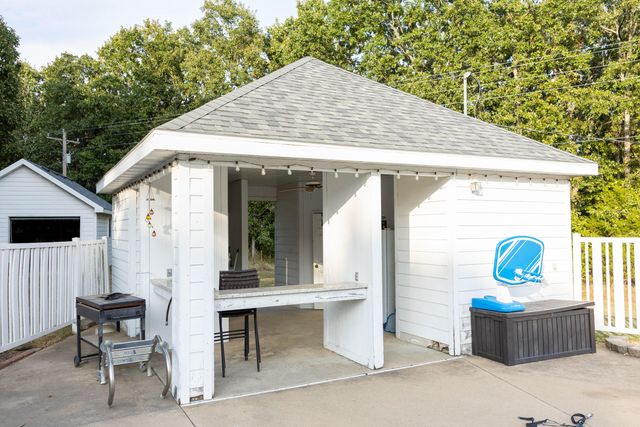 1660 Briarwood Drive, Marshfield, MO 65706