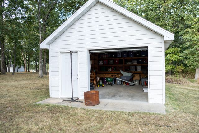 1660 Briarwood Drive, Marshfield, MO 65706