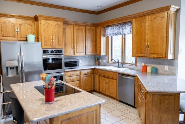 1660 Briarwood Drive, Marshfield, MO 65706