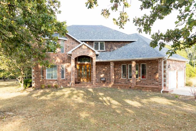 1660 Briarwood Drive, Marshfield, MO 65706