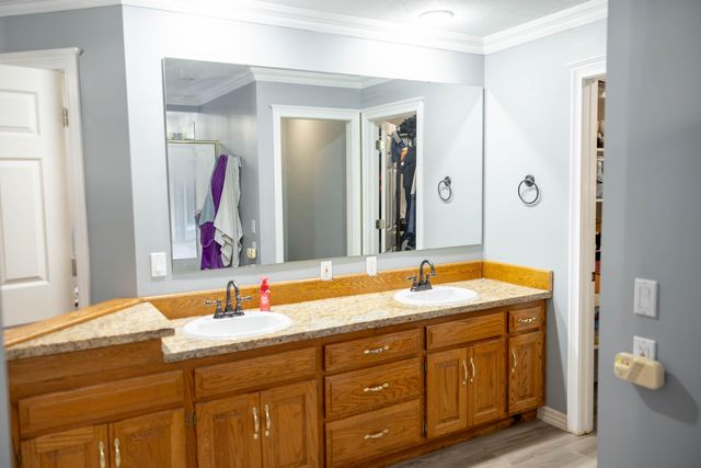 1660 Briarwood Drive, Marshfield, MO 65706