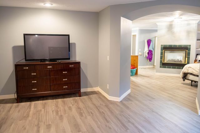 1660 Briarwood Drive, Marshfield, MO 65706