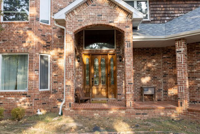 1660 Briarwood Drive, Marshfield, MO 65706