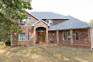 1660 Briarwood Drive, Marshfield, MO 65706
