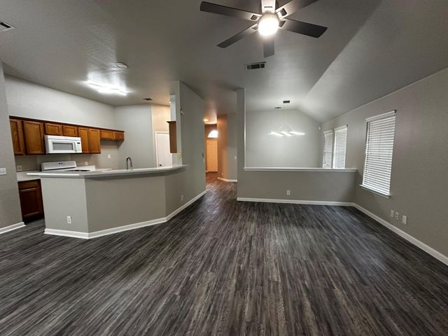 7220 Wardman DR, Del Valle, TX 78617