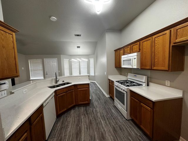 7220 Wardman DR, Del Valle, TX 78617