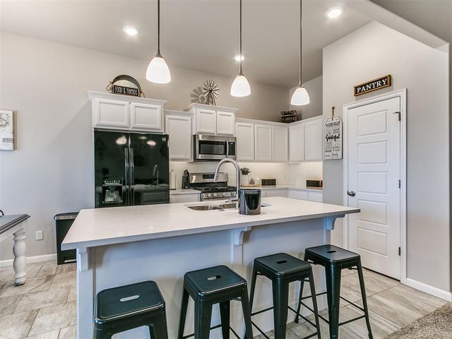 1760 Gladington Court, Newcastle, OK 73065